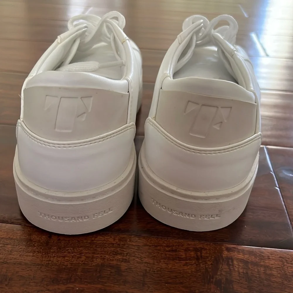 Women’s White Low-Top Sneakers - Clean Classic Style